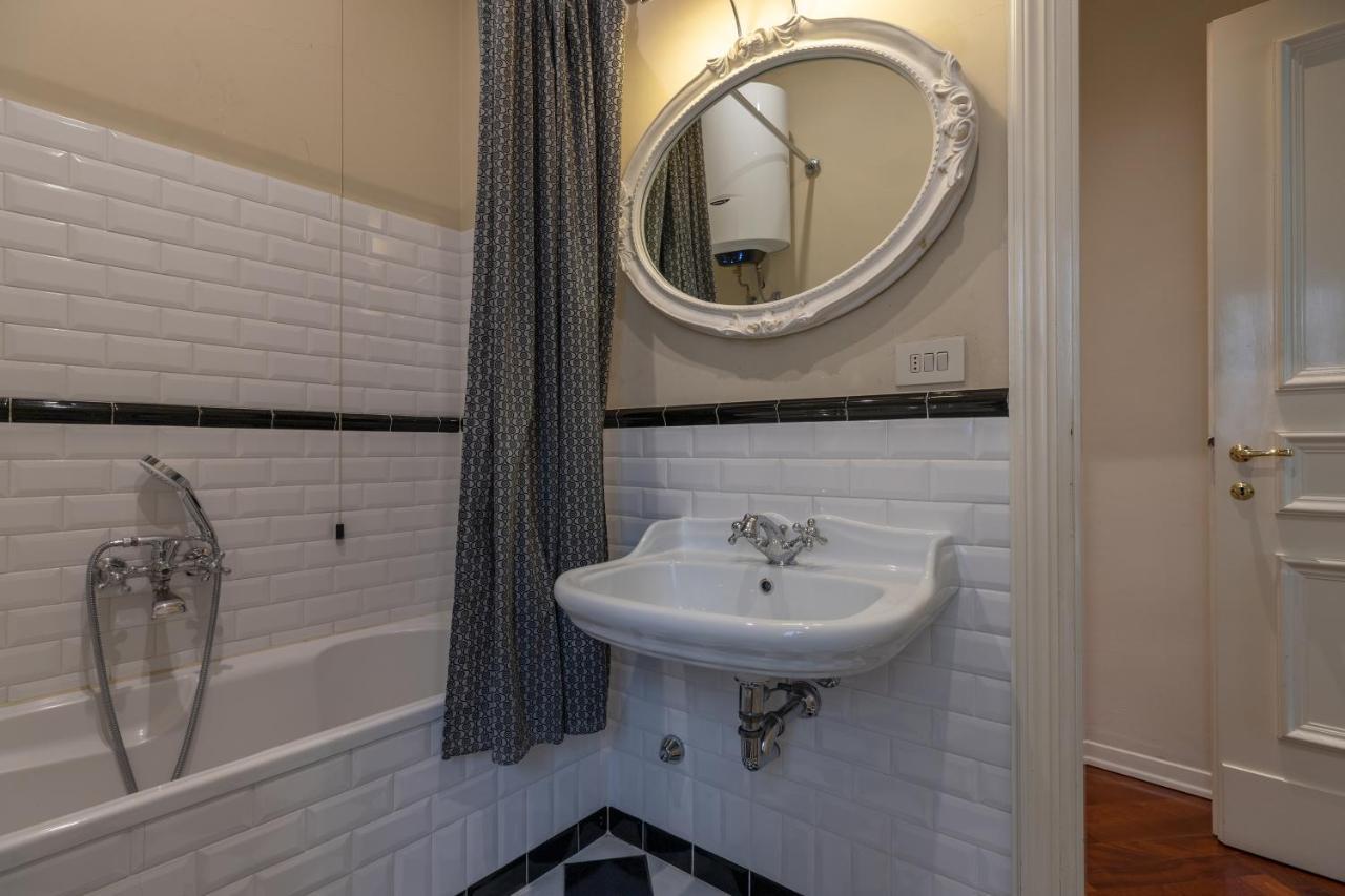 Seta Spacious Apartment Next To The Duomo ฟลอเรนซ์ ภายนอก รูปภาพ